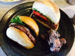 さるぅ屋バーガー