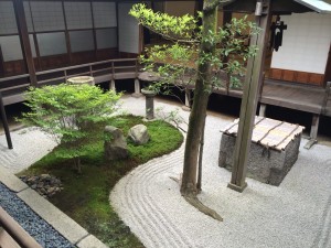 両足院の閼伽井庭